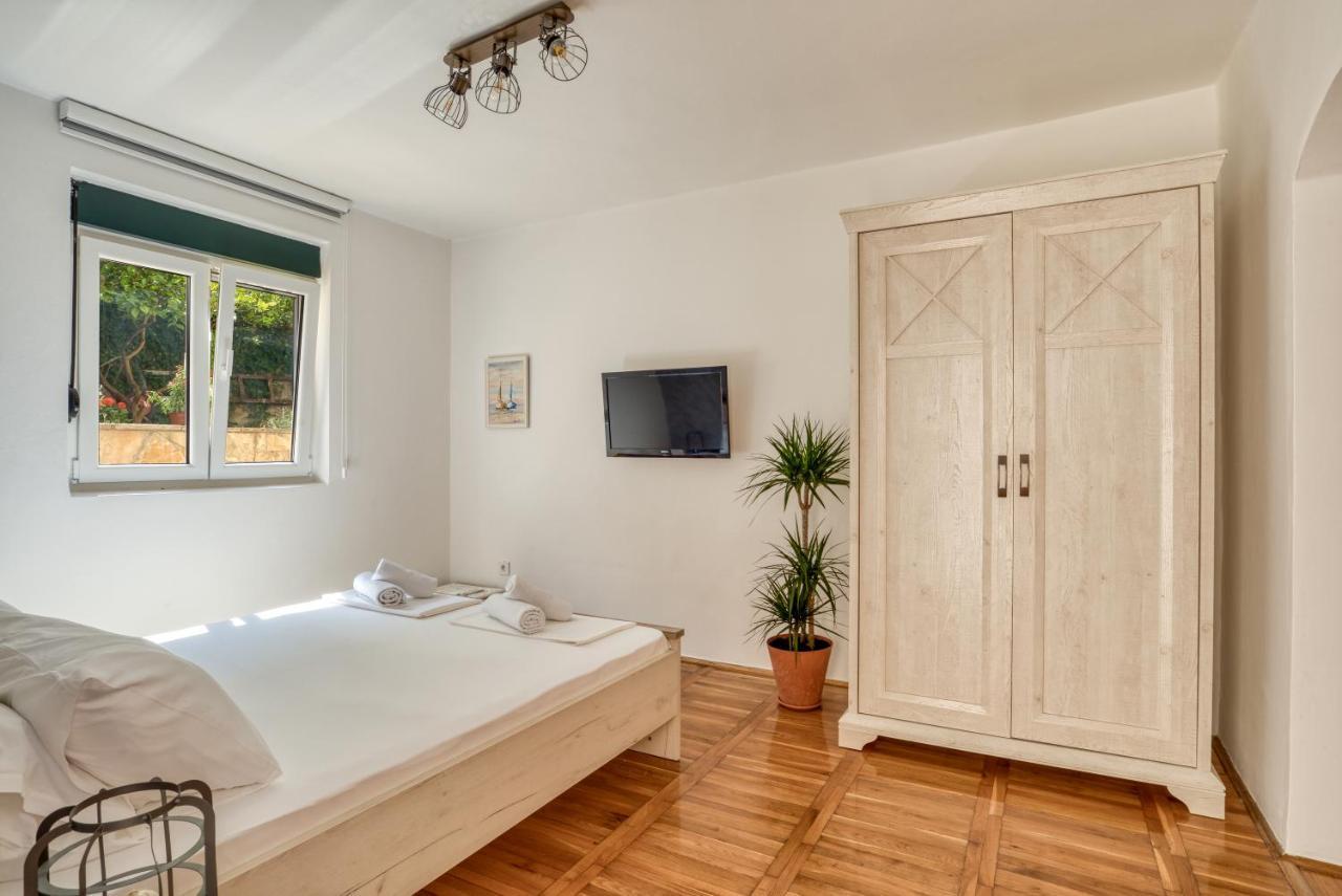 Boka Bay Paradise Apartments - Oasis Of Piece โกตอร์ ภายนอก รูปภาพ