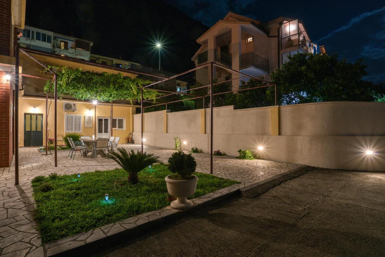 Boka Bay Paradise Apartments - Oasis Of Piece โกตอร์ ภายนอก รูปภาพ